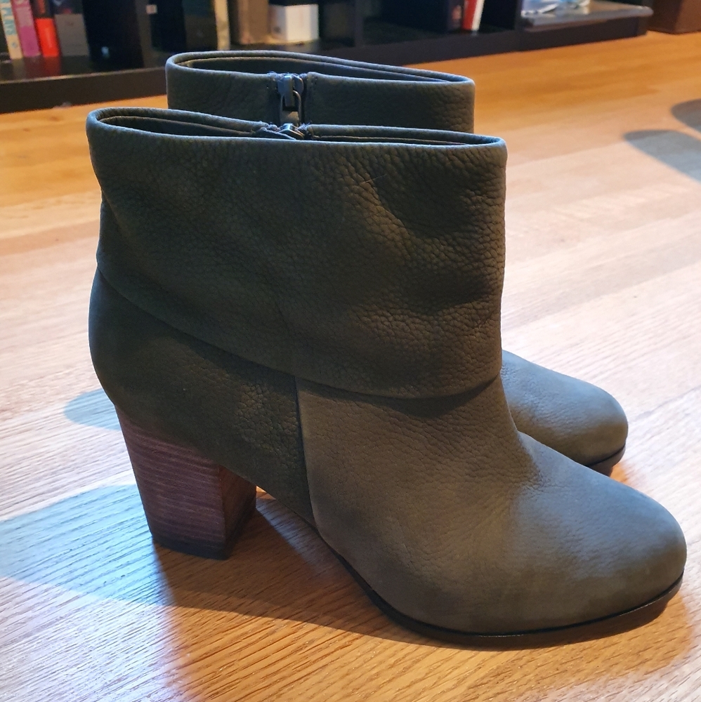Cole Haan Cassidy boots sz 8.5c
